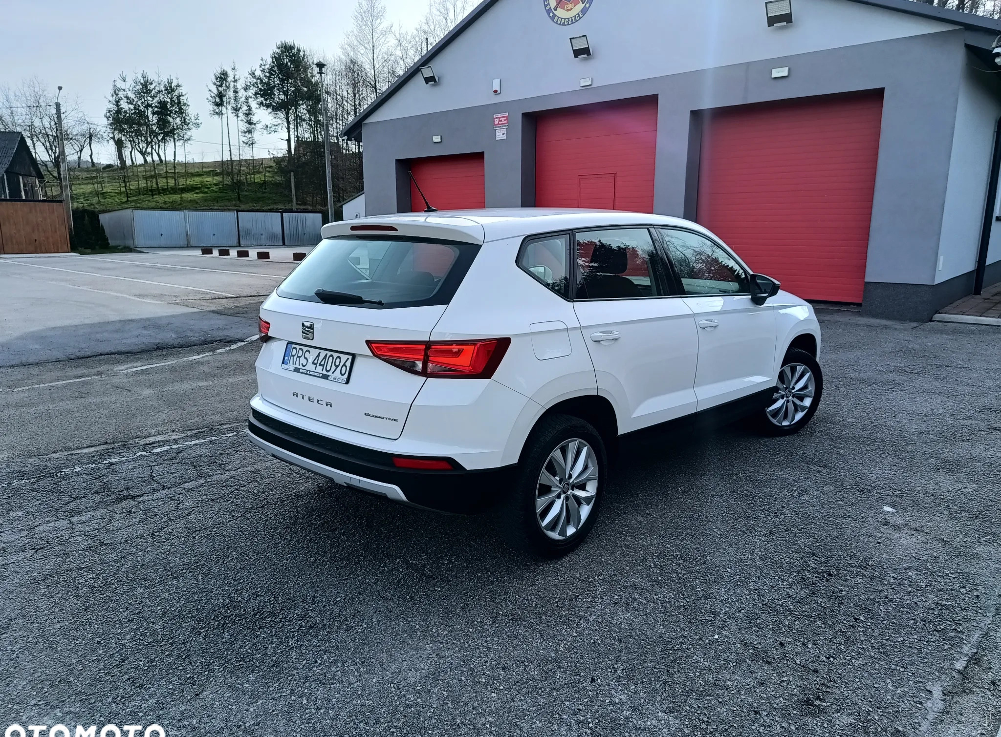 Seat Ateca cena 59900 przebieg: 165000, rok produkcji 2016 z Serock małe 631